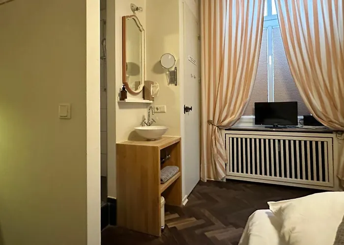 Alojamento de Acomodação e Pequeno-almoço Zur Erholung 3*